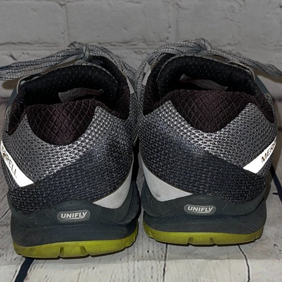 Athletic_Shoes